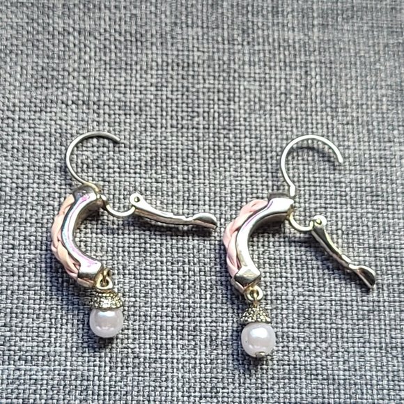 Pearl dangle lever back earrings - Picture 8 of 9